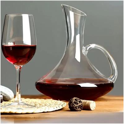 K&R Ventures® Luxe Decanteer Karaf met Handvat - 1.8L Wijnkaraf van Transparant Glas - Inclusief 6 Wijnglazen - Handgeblazen Horeca Kwaliteit - Perfect Cadeau voor Wijnliefhebbers