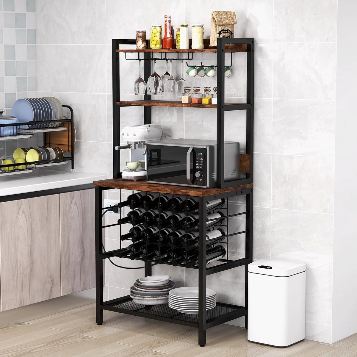 KOMFOTTEU Wijnrek met stopcontacten voor 24 flessen en glashouder, keukenrek met werkblad, multifunctioneel rek voor meerdere apparaten, wijnstandaard, 76 x 48 x 163 cm