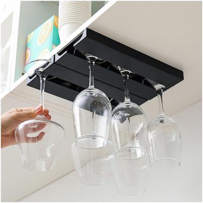 Quvo® Ophangrek Wijnglazen - Wijnglazenhouder - Set van 2 - Metalen Wijnglazenrek - Glazenrek Met 5 Rijen - Wijnglashouder - Organizer - Stijlvol - Bar, Keuken & Cafe - Hangend - Zwart- 33cm x 5cm x 3 cm ; 0.25 kg